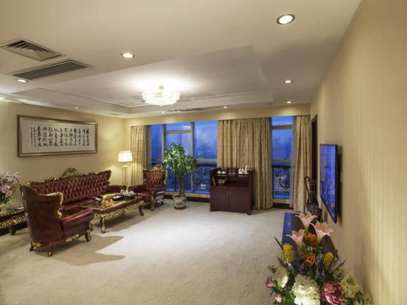 Yutong Hotel Guangzhou Exteriör bild